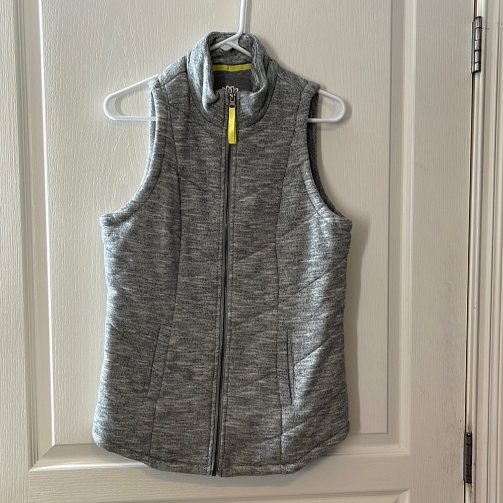 In motion maurices Gray quilted vest size medium